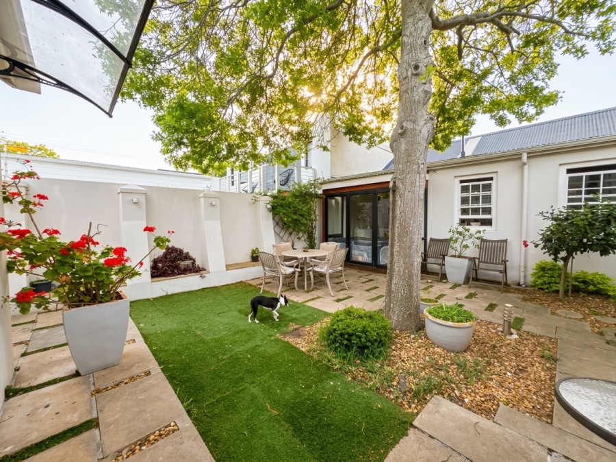 2 Bedroom Property for Sale in Harfield Village Western Cape